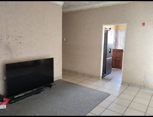 3 BEDROOM HOUSE FOR SALE IN GOLDEN GARDENS